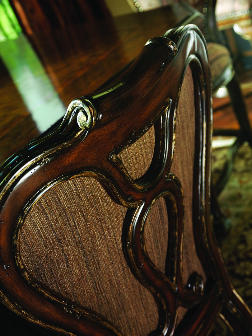 Villa Argenta&nbsp;Counter Stool&nbsp;shown with:Tight seat and backSignature&nbsp;finishAged Gold Leaf finish trimAntique Brass&nbsp;nailhead frame trimAntique Brass footrest