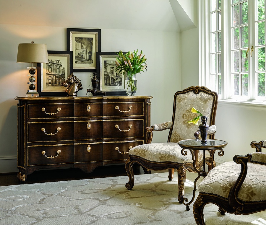 Grand Tour Chair shown with:Aria finish with Aged Gold finish trimAntique Heritage Nailhead frame trim