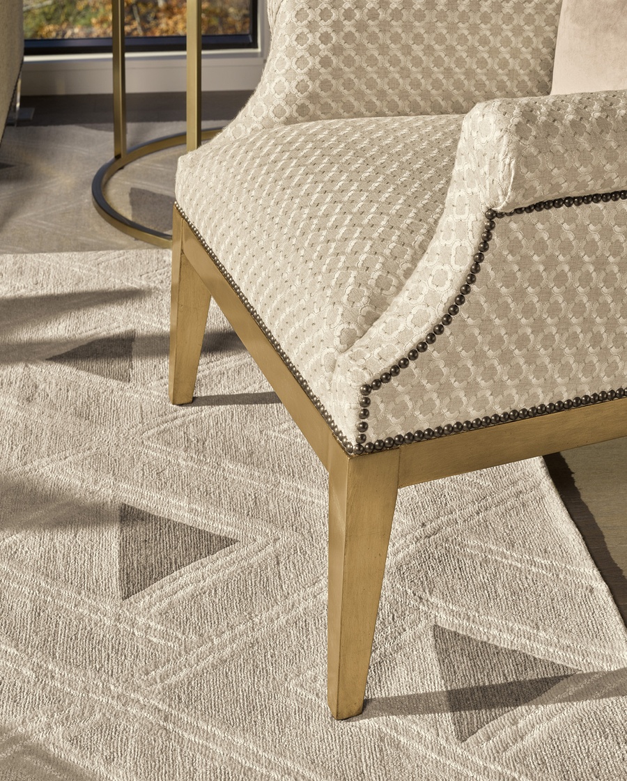 Manor Chair shown with:Cashmere Gold finishAntique Heritage nailhead frame trim