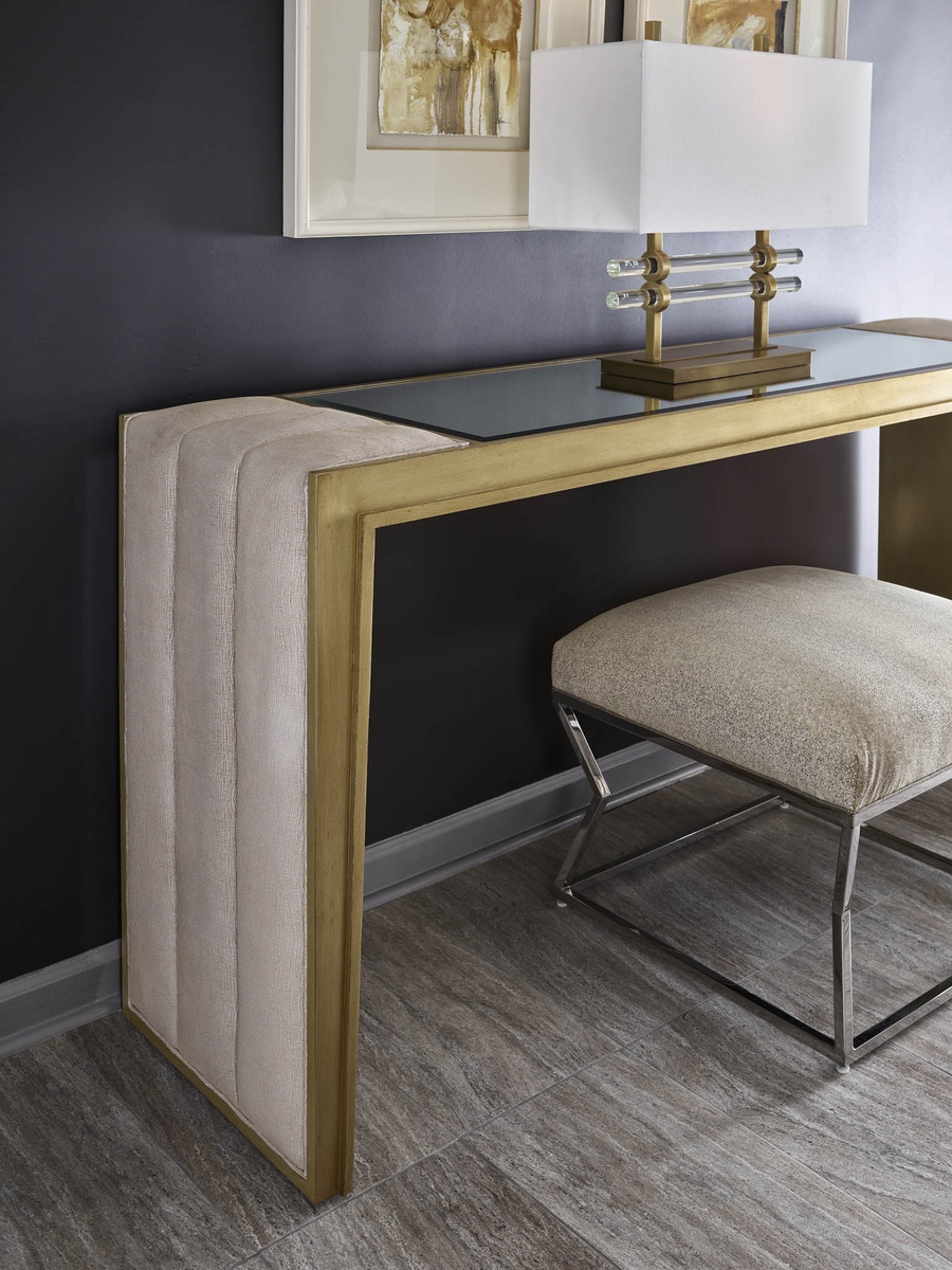 Cascade Console shown with:Latte finish with&nbsp;Aged&nbsp;Medici finish trimDiamond Tufted&nbsp;upholstery